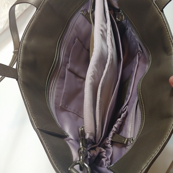 Coach - Picture 8 of 13